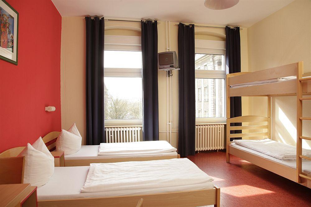 Acama Hotel & Hostel Schoeneberg Berlino Esterno foto