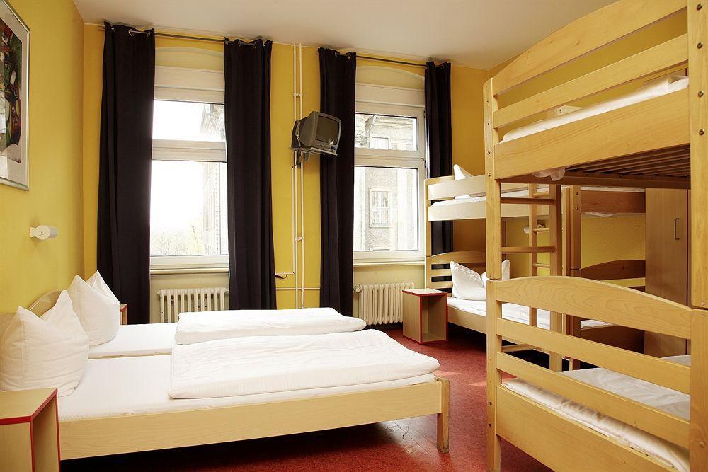 Acama Hotel & Hostel Schoeneberg Berlino Esterno foto