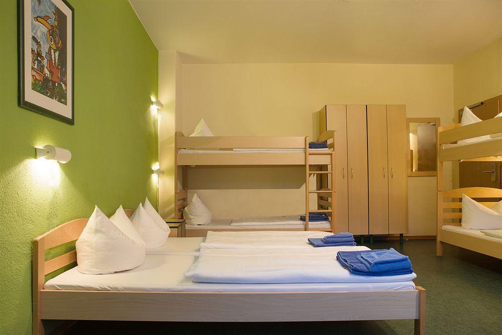Acama Hotel & Hostel Schoeneberg Berlino Esterno foto