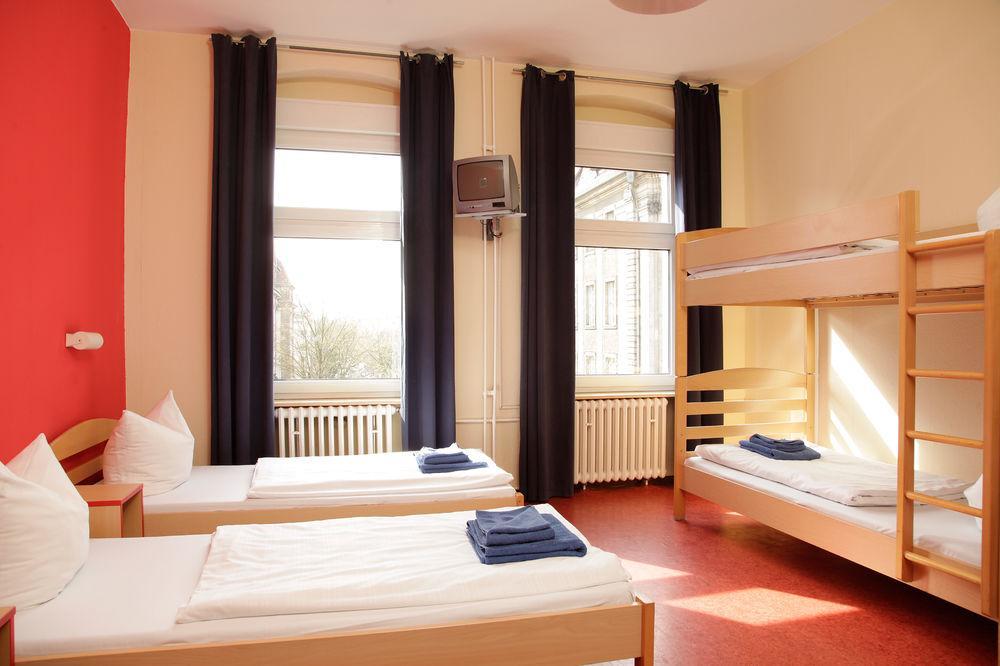 Acama Hotel & Hostel Schoeneberg Berlino Esterno foto