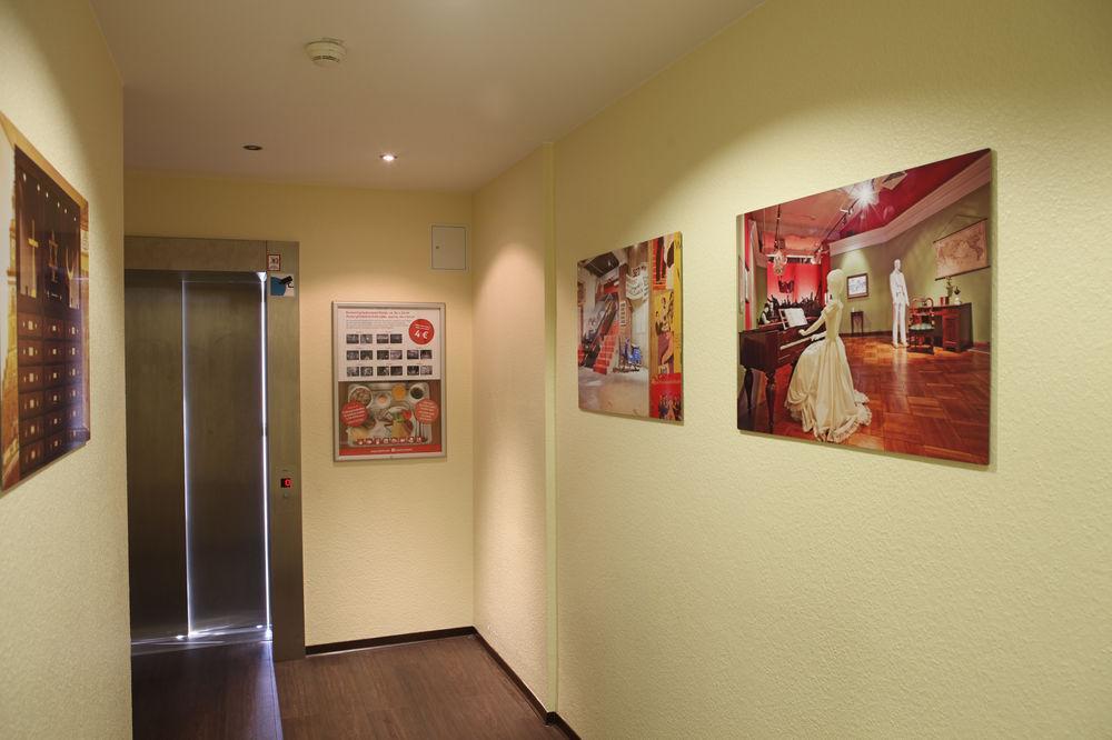 Acama Hotel & Hostel Schoeneberg Berlino Esterno foto