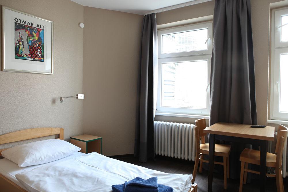 Acama Hotel & Hostel Schoeneberg Berlino Esterno foto