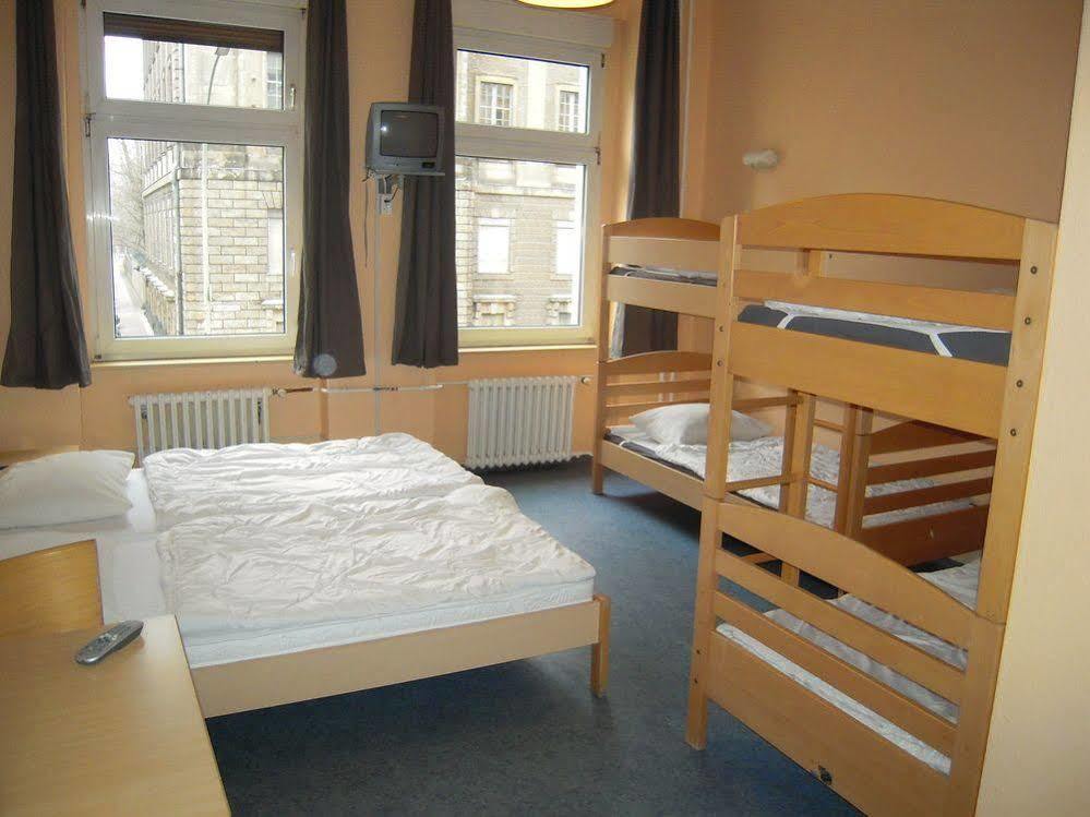 Acama Hotel & Hostel Schoeneberg Berlino Esterno foto