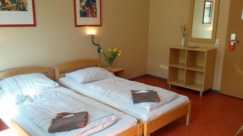 Acama Hotel & Hostel Schoeneberg Berlino Esterno foto